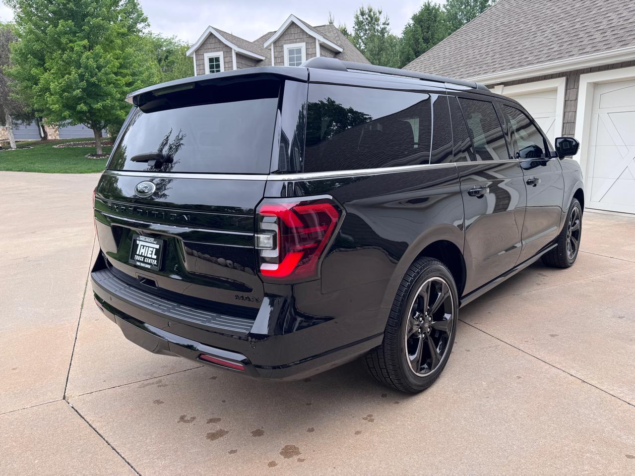 Ford Expedition MAX Limited 4WD 2023