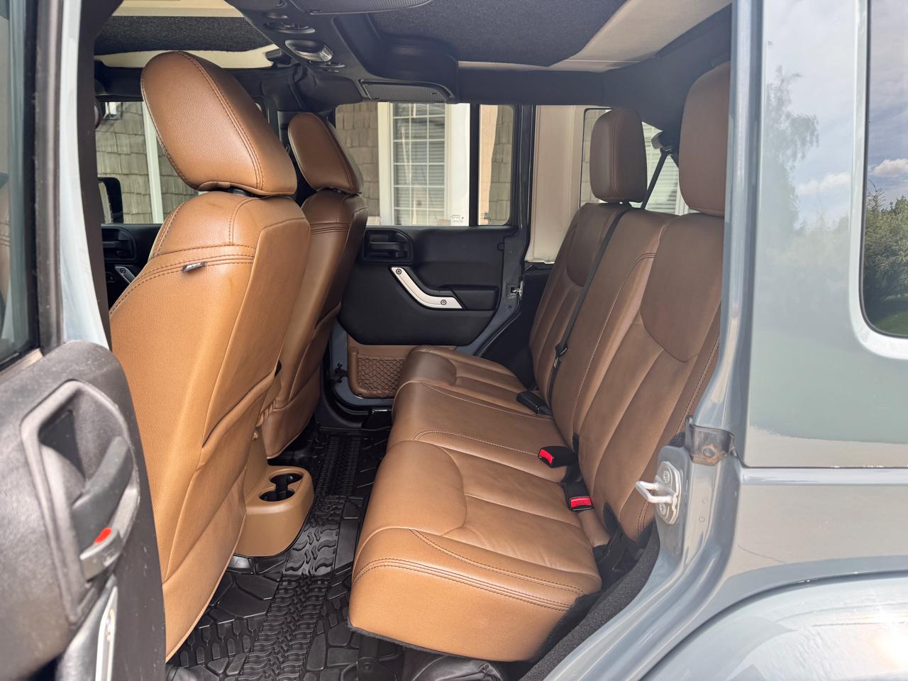 Jeep Wrangler Unlimited Sahara 4WD 2015