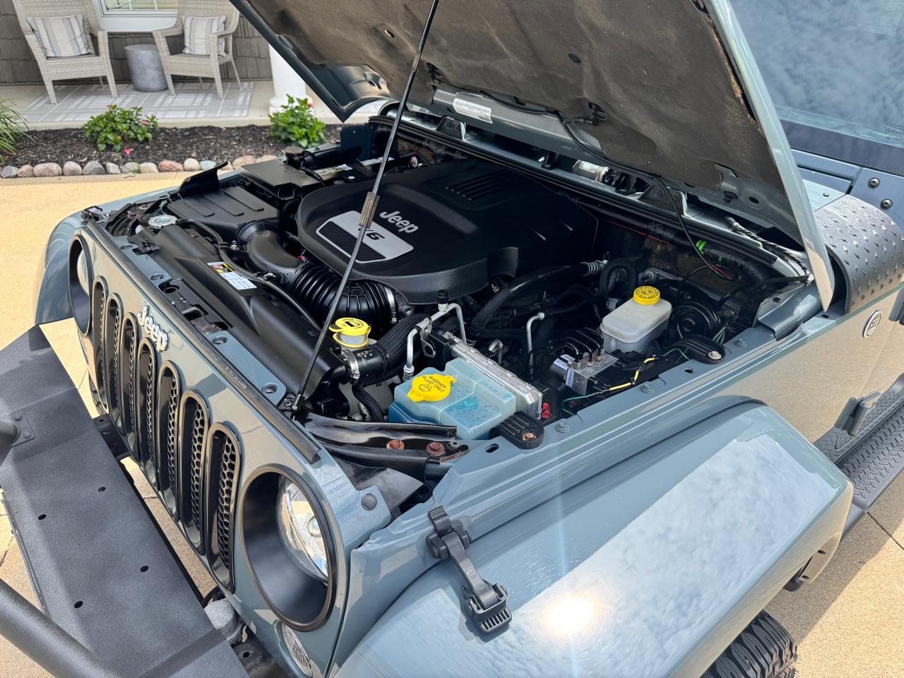 Jeep Wrangler Unlimited Sahara 4WD 2015