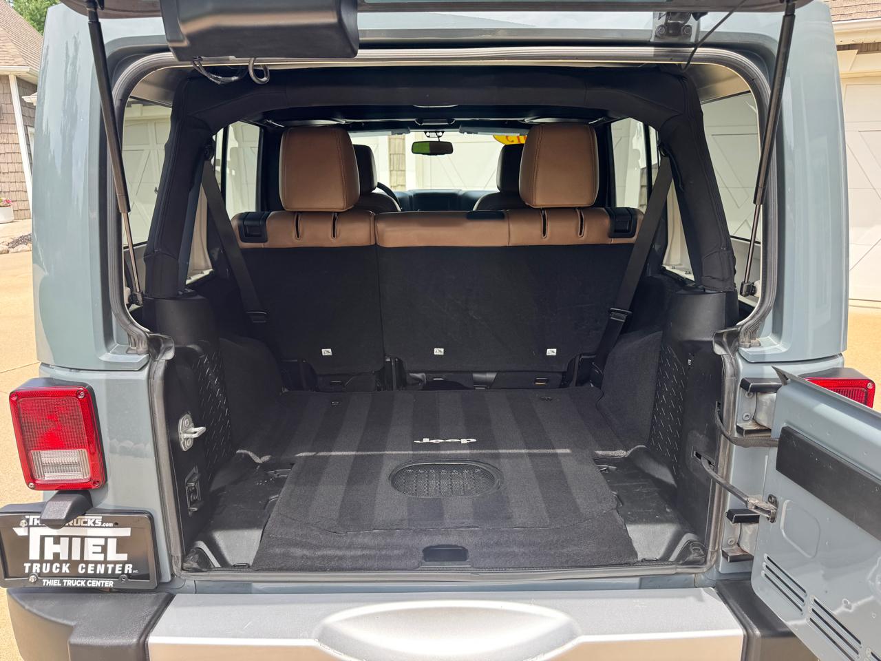 Jeep Wrangler Unlimited Sahara 4WD 2015