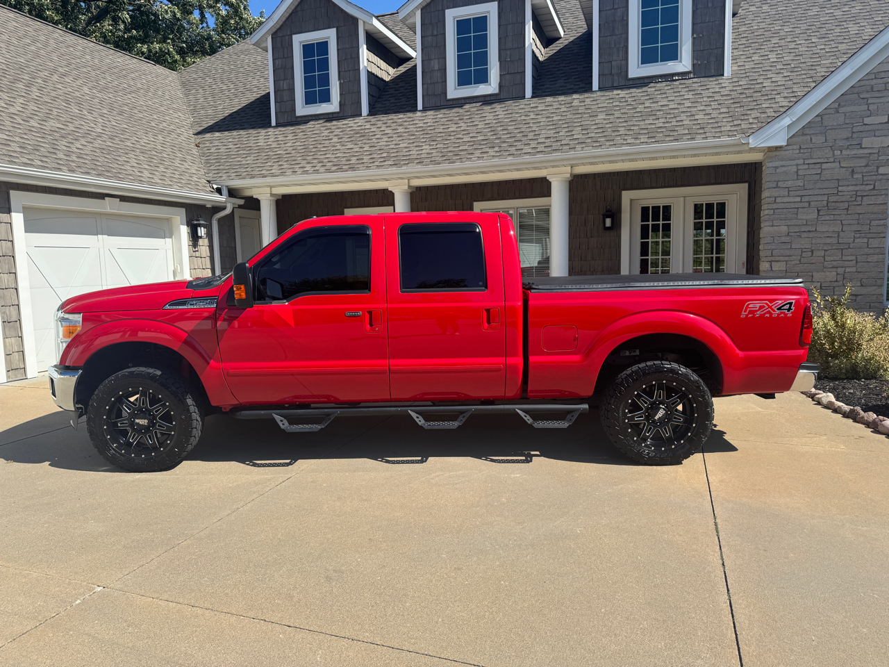 2015 Ford F-250 Lariat photo 2