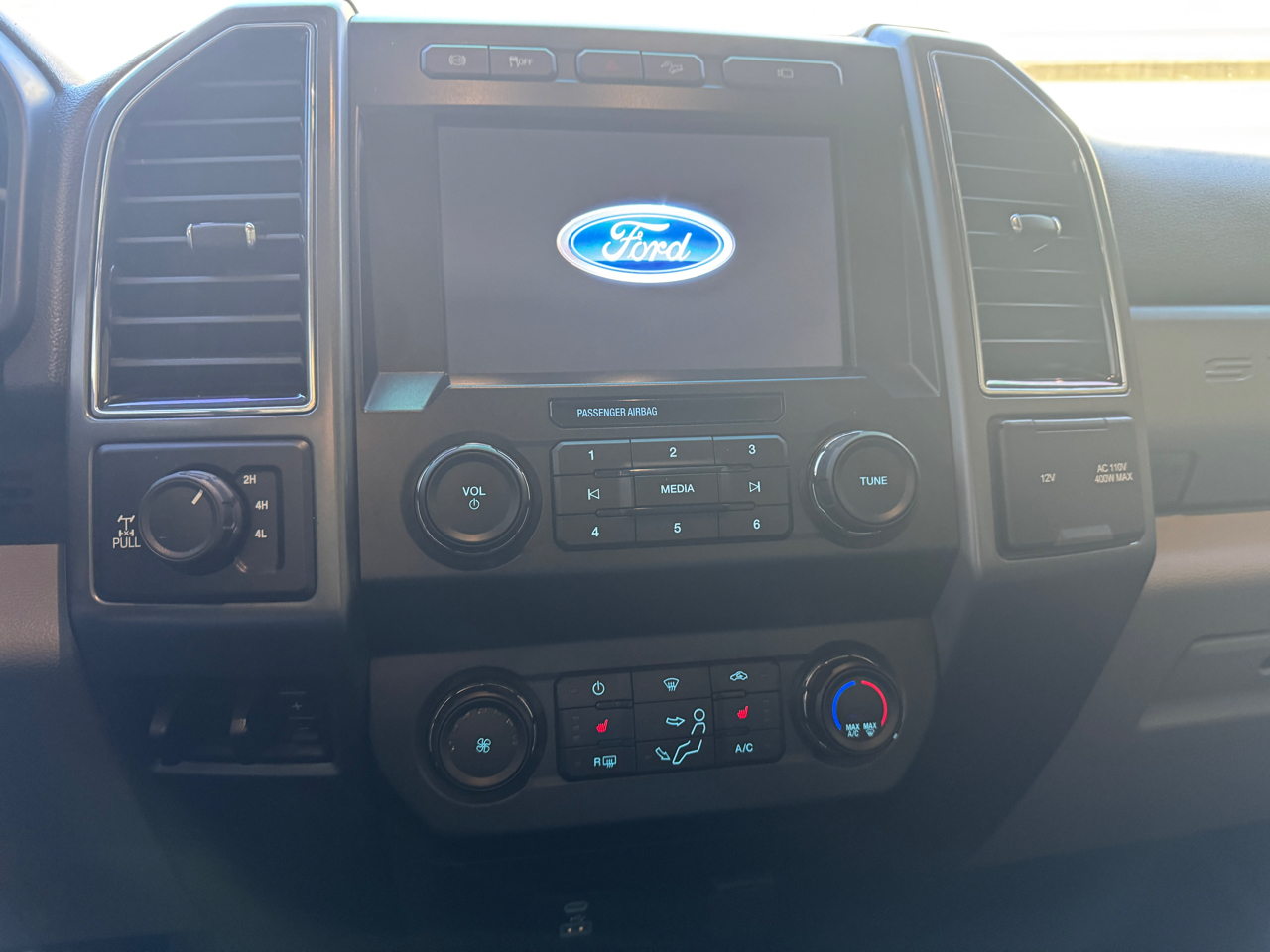 Ford Super Duty F-250 SRW XLT 4WD Crew Cab 6.75' Box 2022