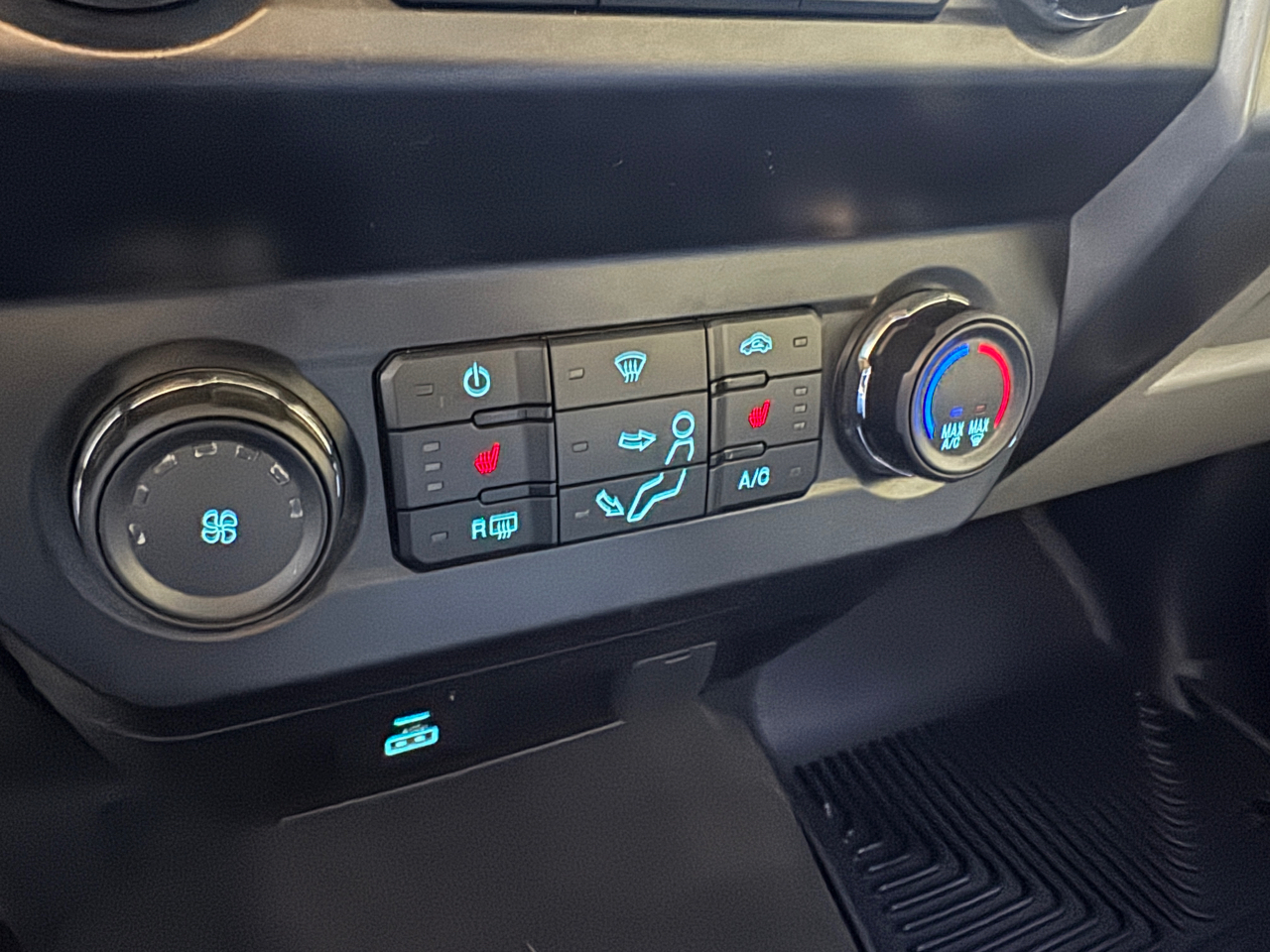 Ford Super Duty F-250 SRW XLT 4WD Crew Cab 6.75' Box 2022