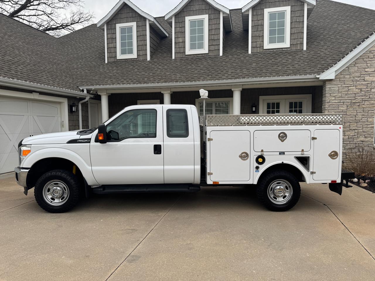 Ford Super Duty F-250 SRW 4WD SuperCab 158" XL 2016
