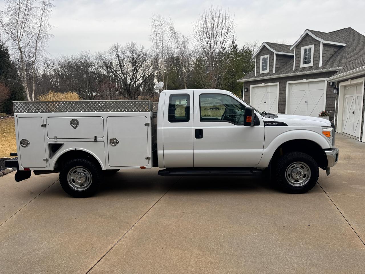 Ford Super Duty F-250 SRW 4WD SuperCab 158" XL 2016