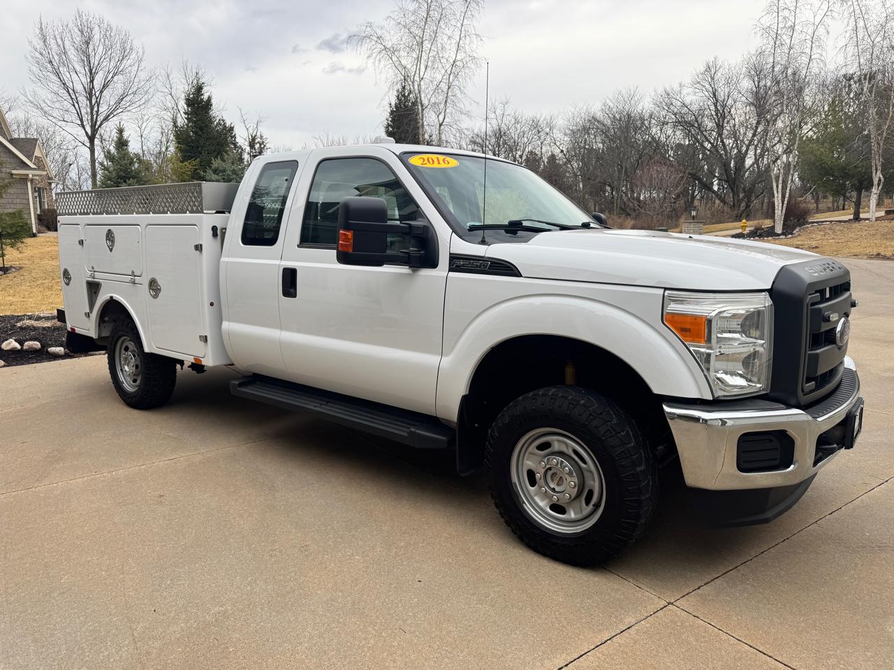 Ford Super Duty F-250 SRW 4WD SuperCab 158" XL 2016