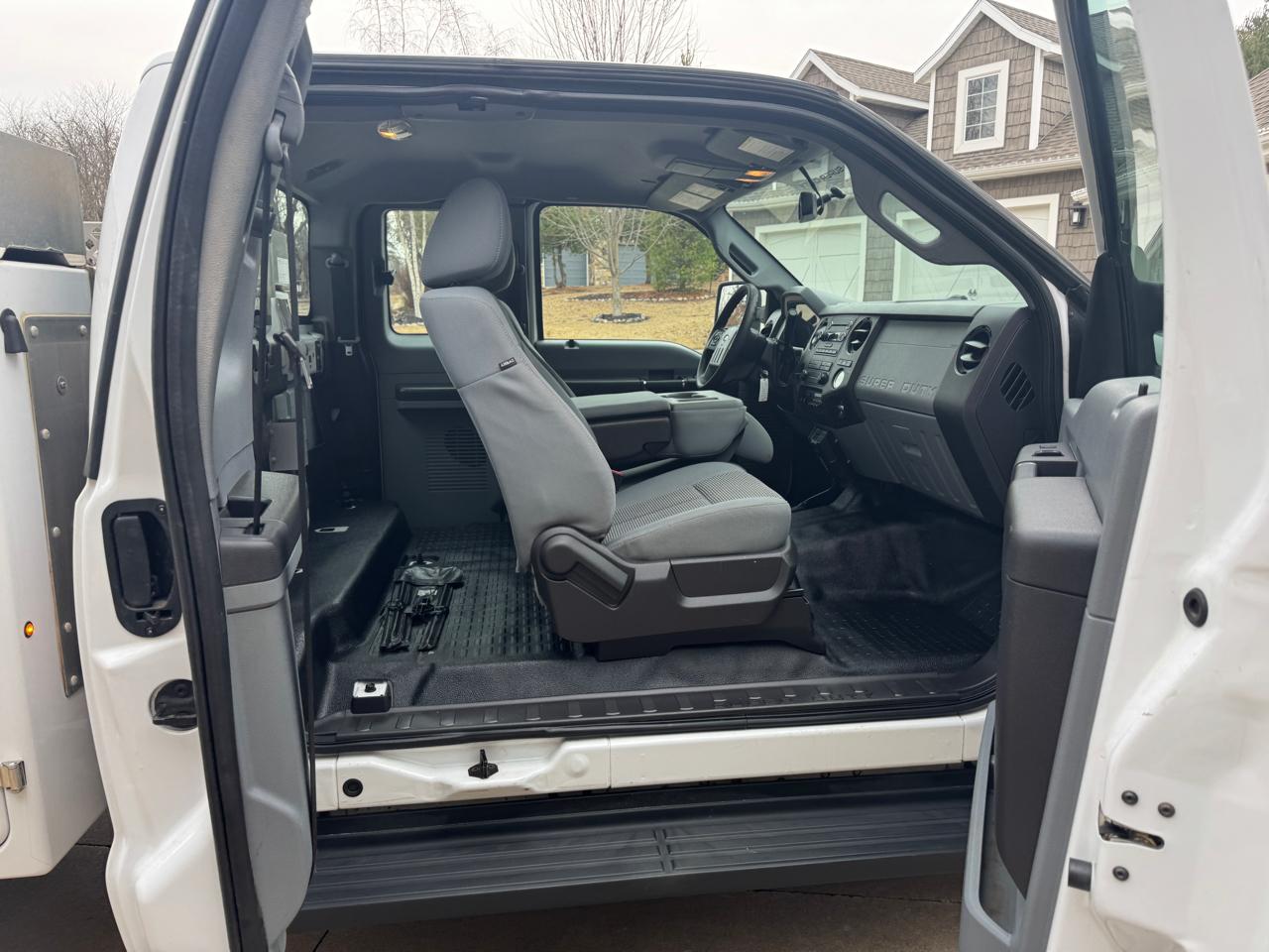 Ford Super Duty F-250 SRW 4WD SuperCab 158" XL 2016