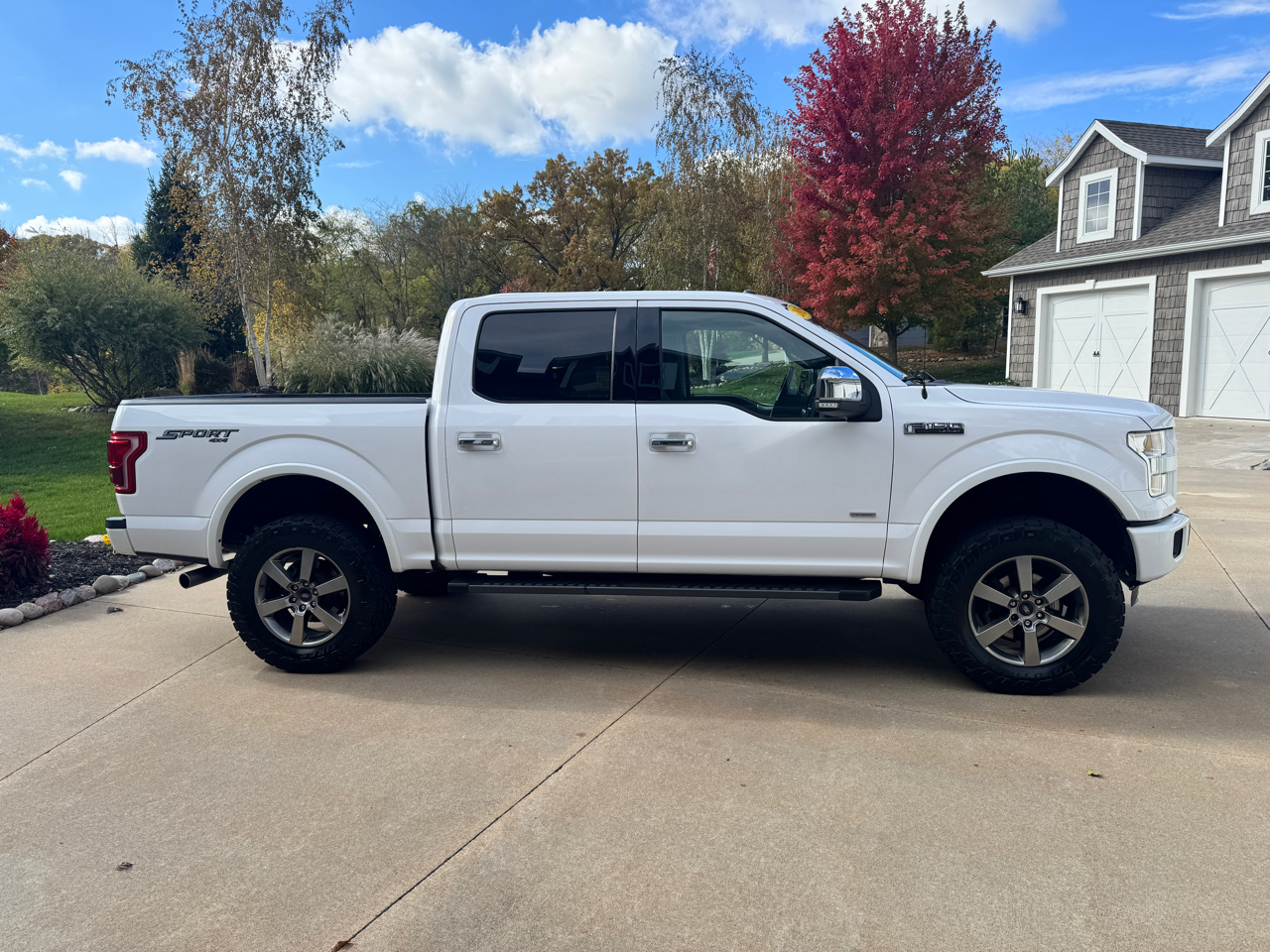 Ford F-150 4WD SuperCrew 139" Lariat 2015 Ford F-150 4WD SuperCrew 139" Lariat 2015