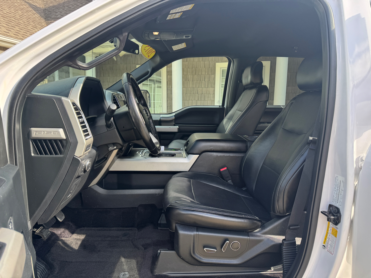 Ford F-150 4WD SuperCrew 139" Lariat 2015 Ford F-150 4WD SuperCrew 139" Lariat 2015