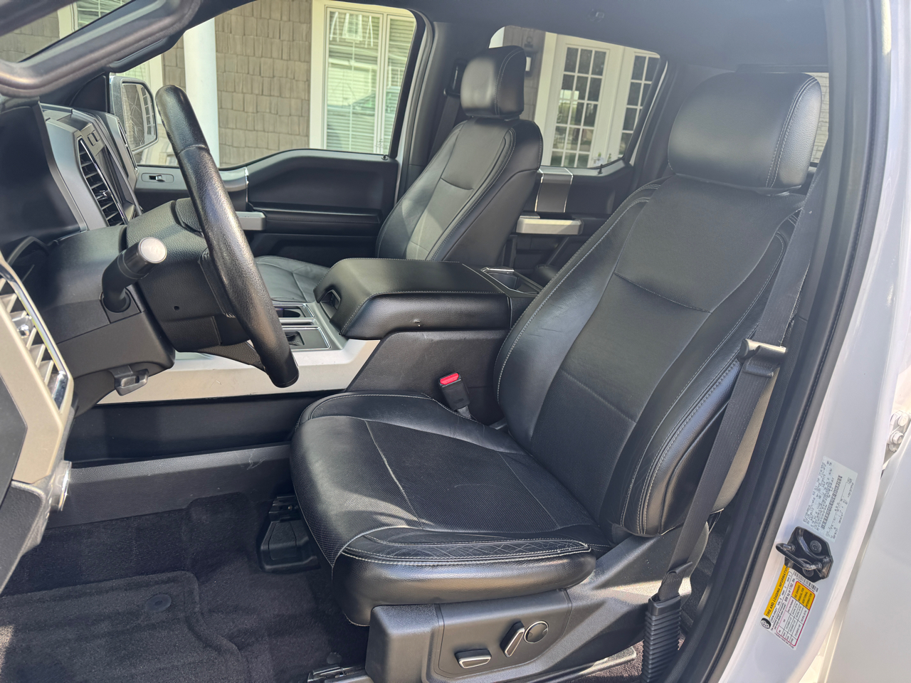 Ford F-150 4WD SuperCrew 139" Lariat 2015 Ford F-150 4WD SuperCrew 139" Lariat 2015