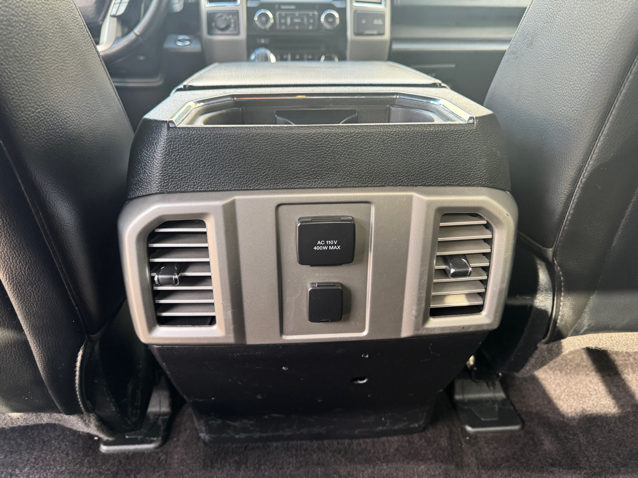 Ford F-150 4WD SuperCrew 139" Lariat 2015 Ford F-150 4WD SuperCrew 139" Lariat 2015