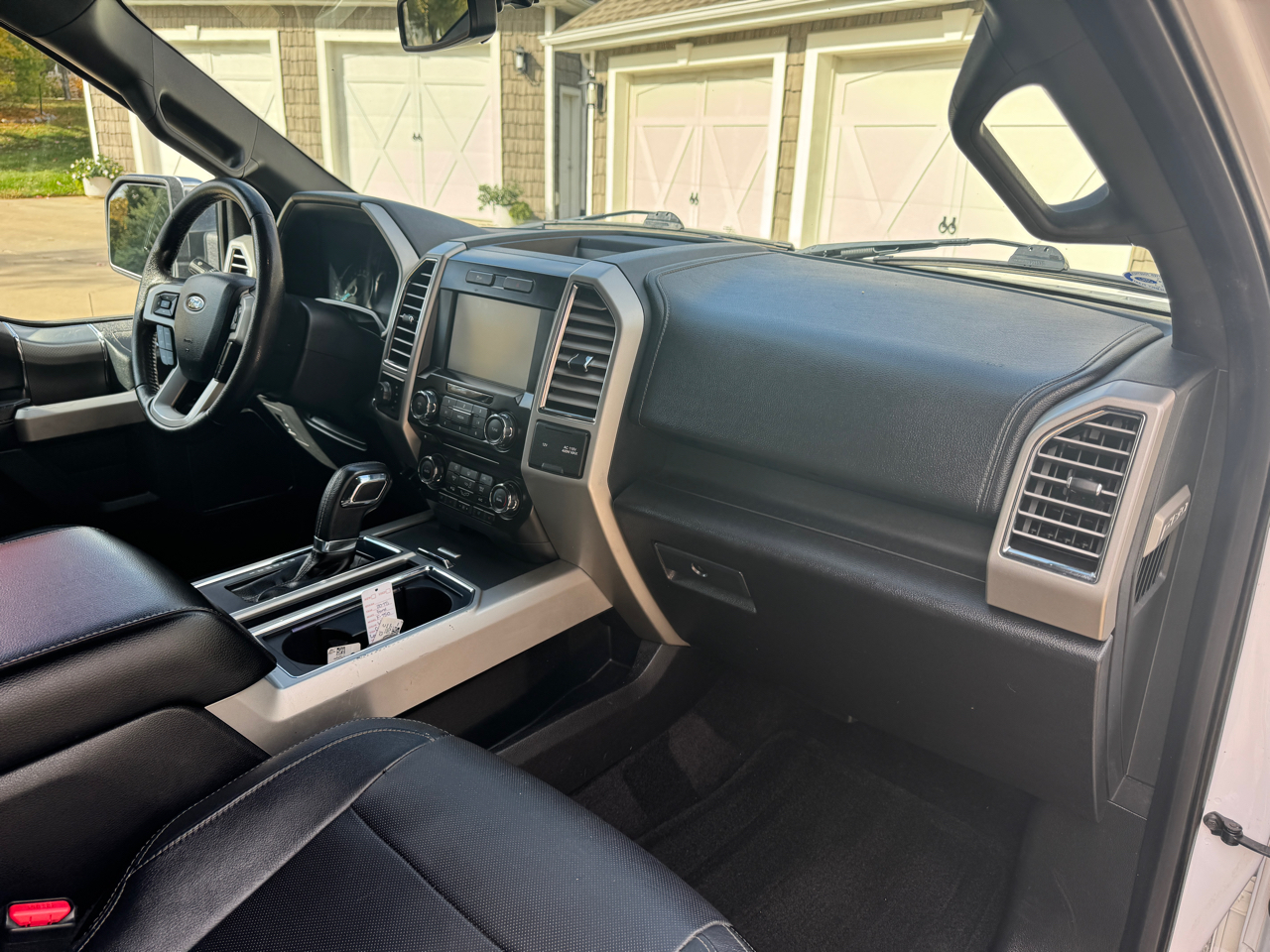 Ford F-150 4WD SuperCrew 139" Lariat 2015 Ford F-150 4WD SuperCrew 139" Lariat 2015