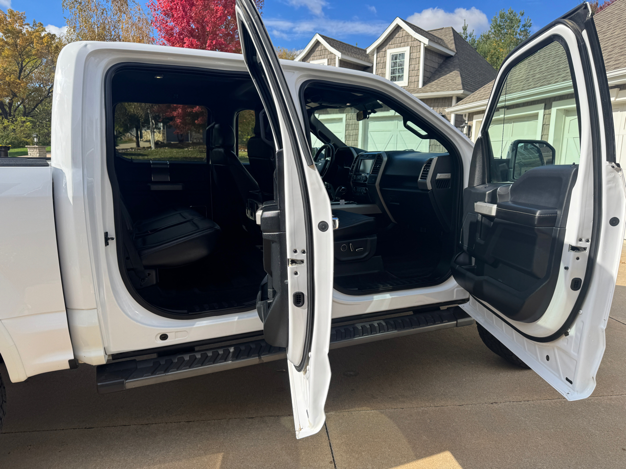 Ford F-150 4WD SuperCrew 139" Lariat 2015 Ford F-150 4WD SuperCrew 139" Lariat 2015