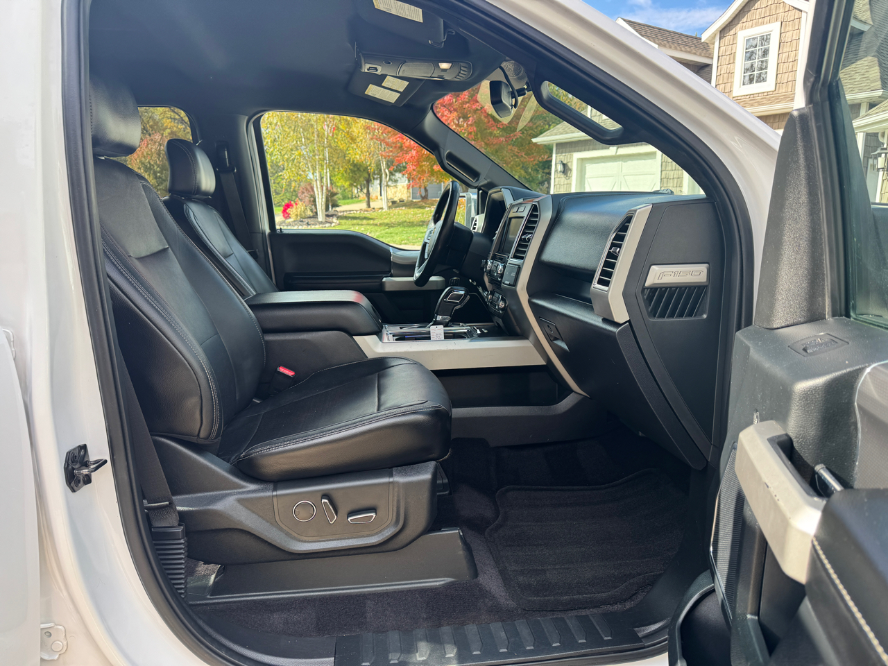 Ford F-150 4WD SuperCrew 139" Lariat 2015 Ford F-150 4WD SuperCrew 139" Lariat 2015