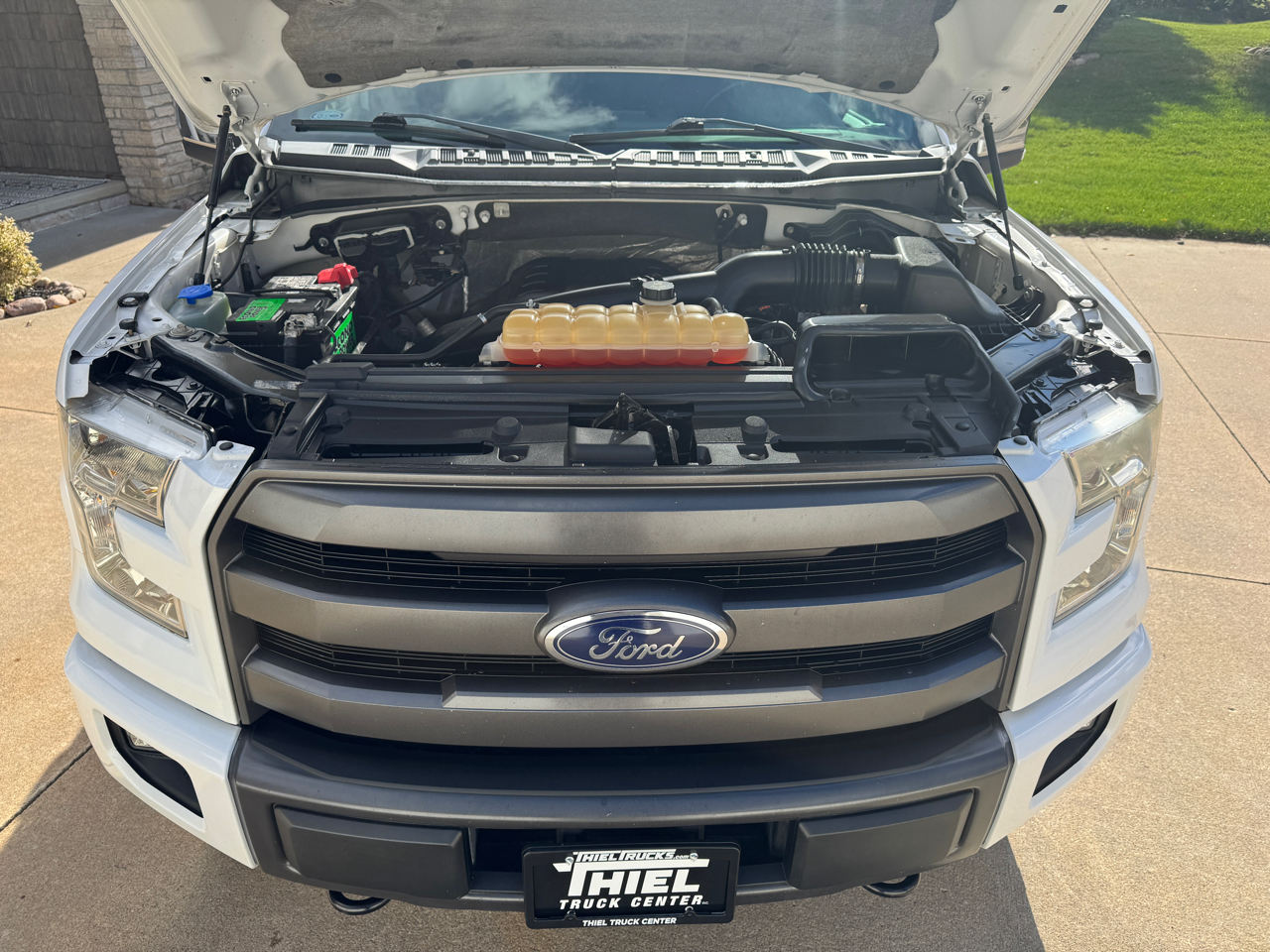 Ford F-150 4WD SuperCrew 139" Lariat 2015 Ford F-150 4WD SuperCrew 139" Lariat 2015