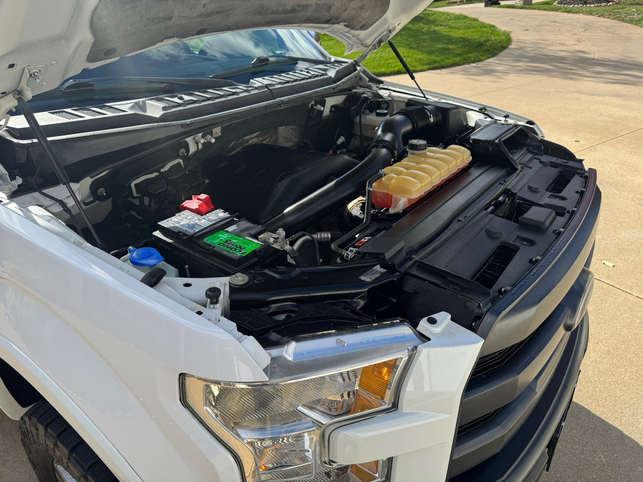 Ford F-150 4WD SuperCrew 139" Lariat 2015 Ford F-150 4WD SuperCrew 139" Lariat 2015