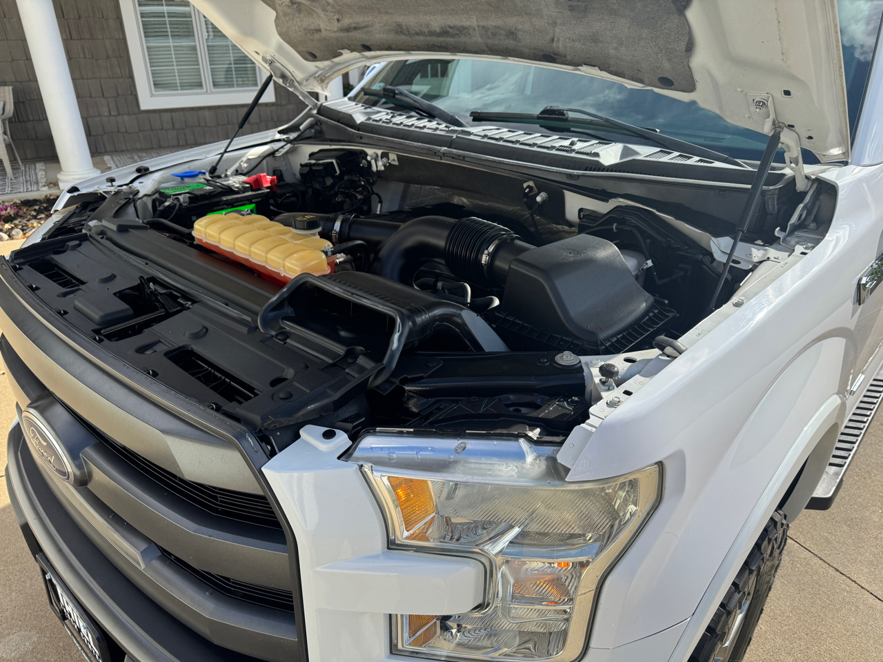 Ford F-150 4WD SuperCrew 139" Lariat 2015 Ford F-150 4WD SuperCrew 139" Lariat 2015