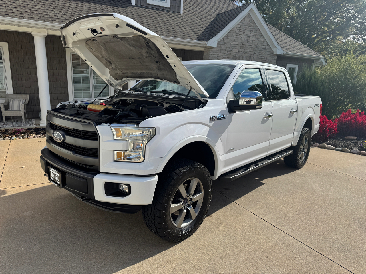 Ford F-150 4WD SuperCrew 139" Lariat 2015 Ford F-150 4WD SuperCrew 139" Lariat 2015