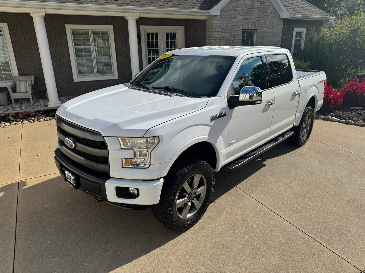 Ford F-150 4WD SuperCrew 139" Lariat 2015 Ford F-150 4WD SuperCrew 139" Lariat 2015
