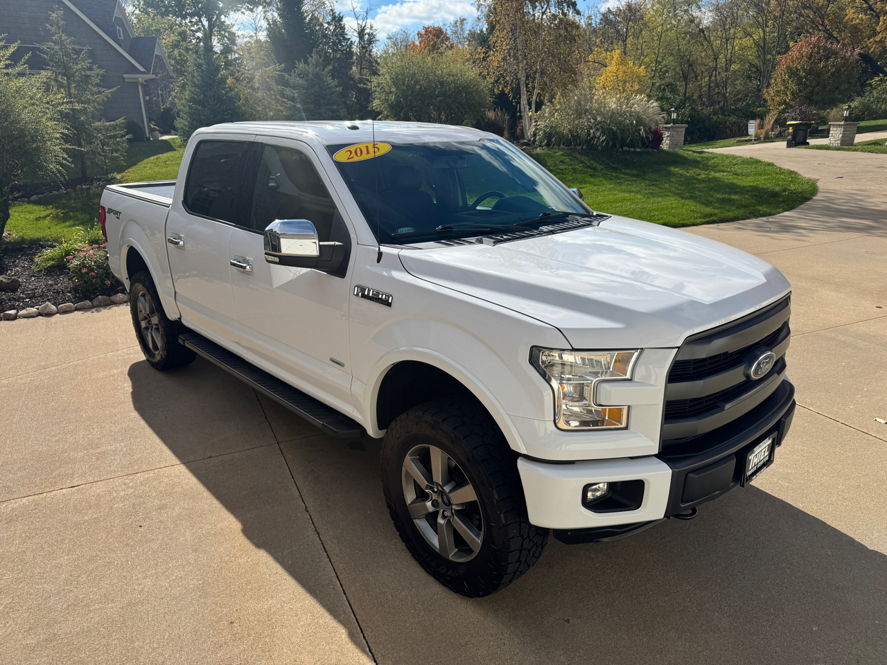 Ford F-150 4WD SuperCrew 139" Lariat 2015 Ford F-150 4WD SuperCrew 139" Lariat 2015