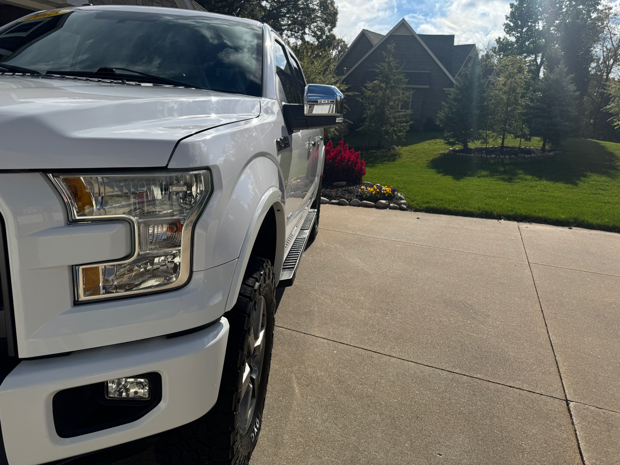 Ford F-150 4WD SuperCrew 139" Lariat 2015 Ford F-150 4WD SuperCrew 139" Lariat 2015