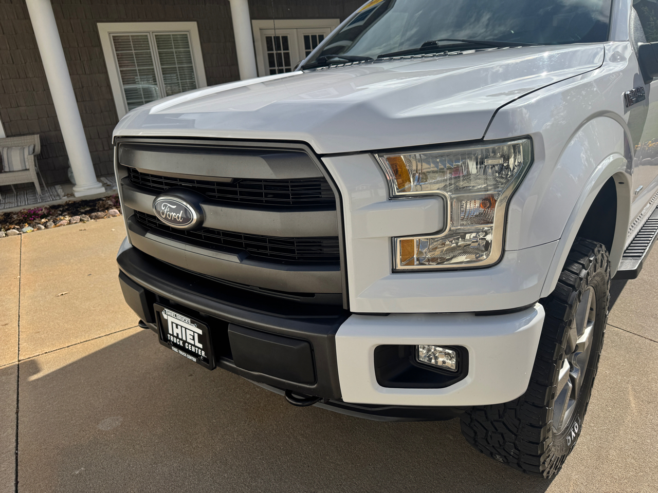 Ford F-150 4WD SuperCrew 139" Lariat 2015 Ford F-150 4WD SuperCrew 139" Lariat 2015