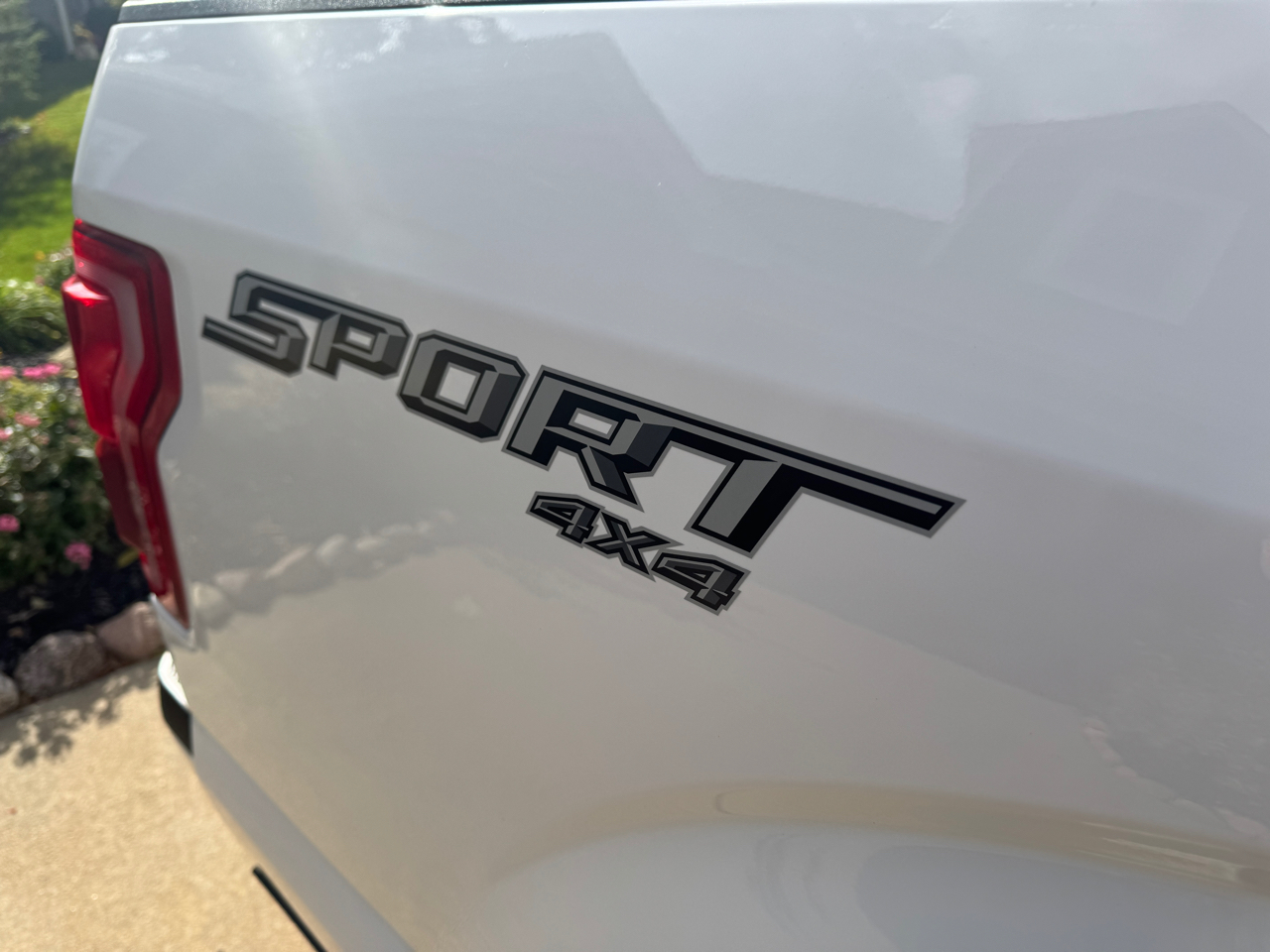 Ford F-150 4WD SuperCrew 139" Lariat 2015 Ford F-150 4WD SuperCrew 139" Lariat 2015