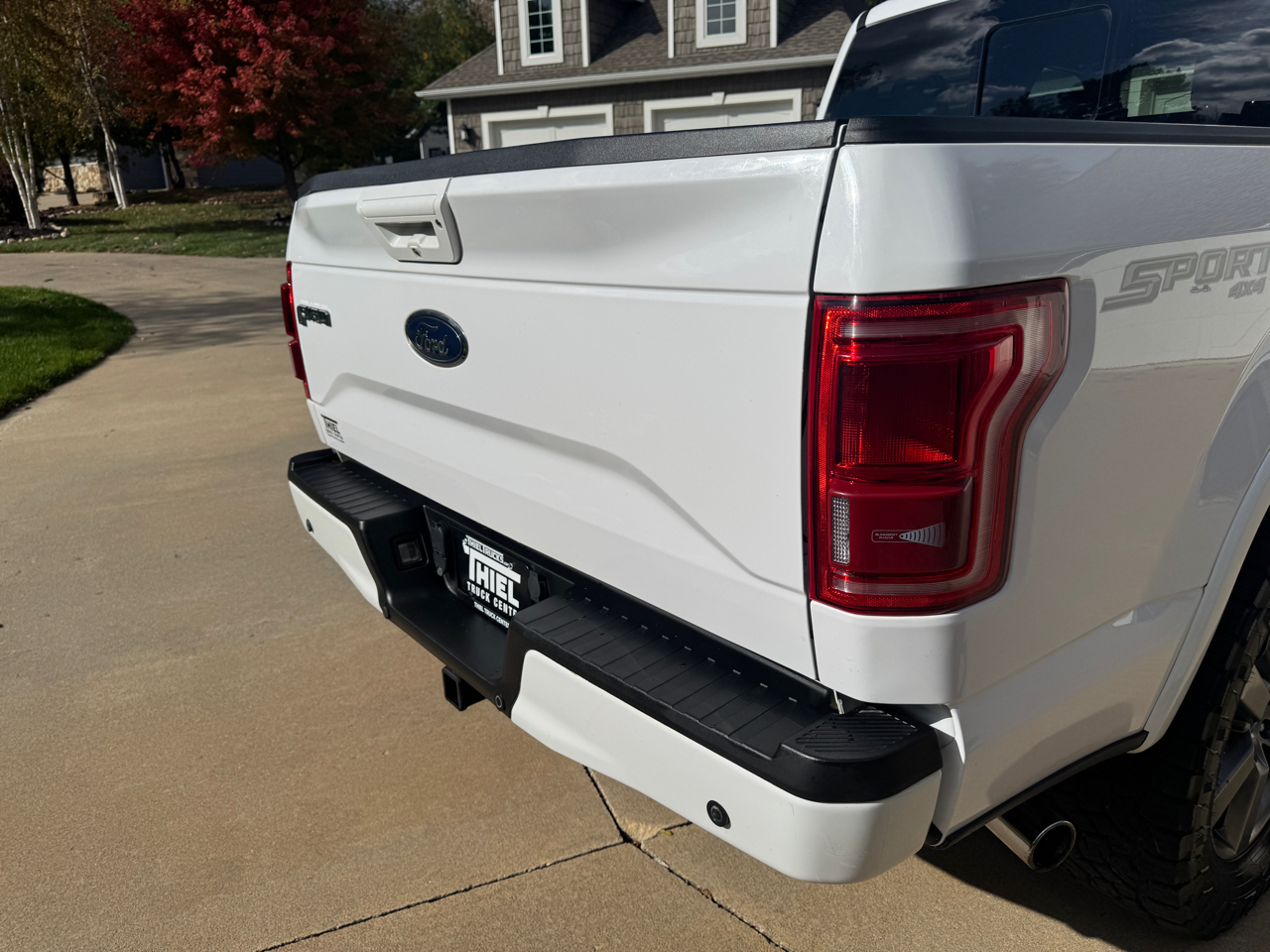 Ford F-150 4WD SuperCrew 139" Lariat 2015 Ford F-150 4WD SuperCrew 139" Lariat 2015