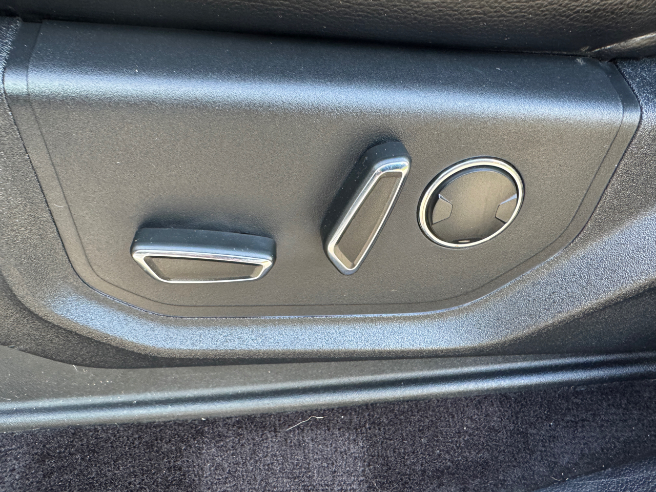 Ford F-150 4WD SuperCrew 139" Lariat 2015 Ford F-150 4WD SuperCrew 139" Lariat 2015