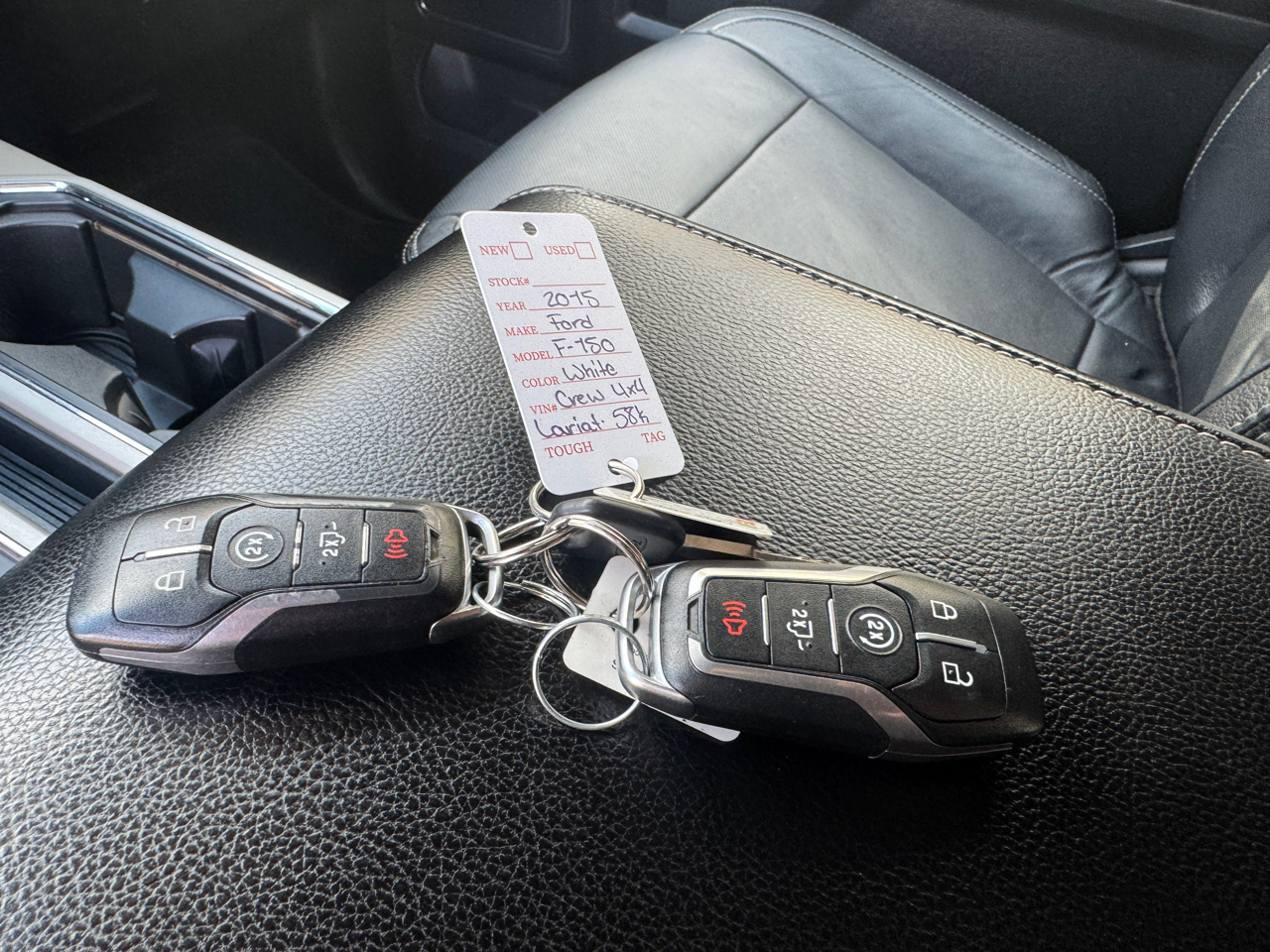 Ford F-150 4WD SuperCrew 139" Lariat 2015 Ford F-150 4WD SuperCrew 139" Lariat 2015