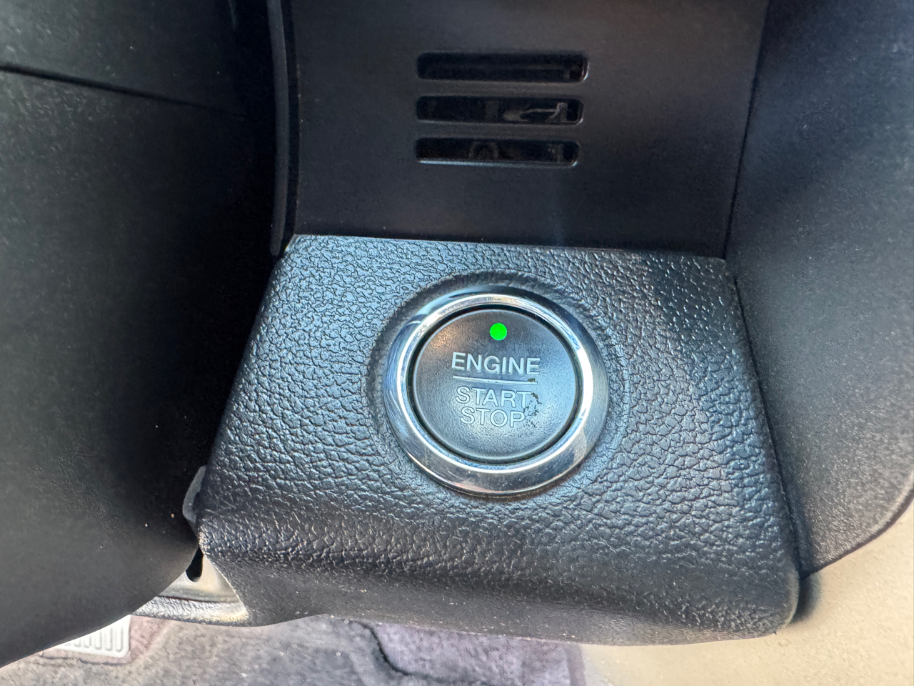 Ford F-150 4WD SuperCrew 139" Lariat 2015 Ford F-150 4WD SuperCrew 139" Lariat 2015