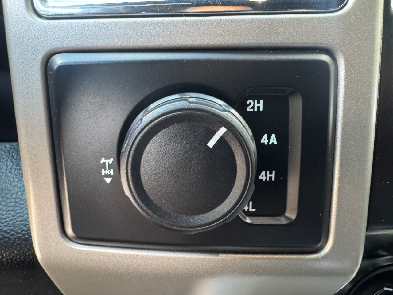 Ford F-150 4WD SuperCrew 139" Lariat 2015 Ford F-150 4WD SuperCrew 139" Lariat 2015