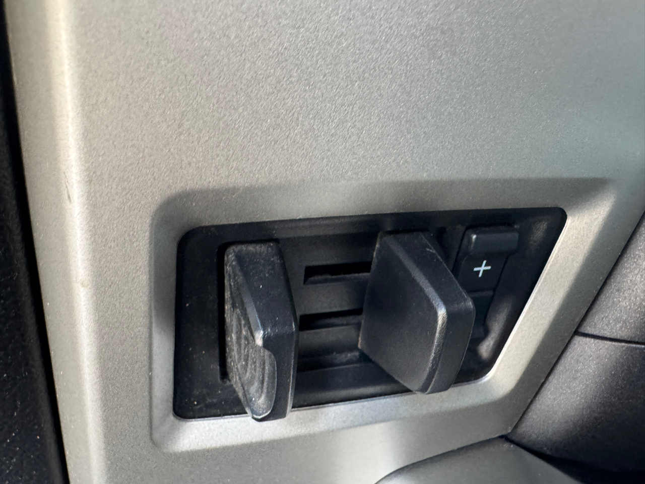 Ford F-150 4WD SuperCrew 139" Lariat 2015 Ford F-150 4WD SuperCrew 139" Lariat 2015