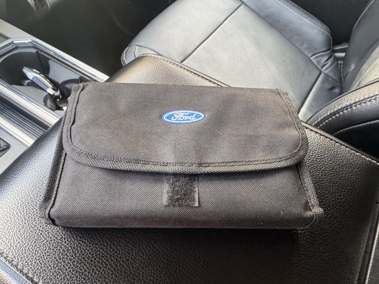 Ford F-150 4WD SuperCrew 139" Lariat 2015 Ford F-150 4WD SuperCrew 139" Lariat 2015