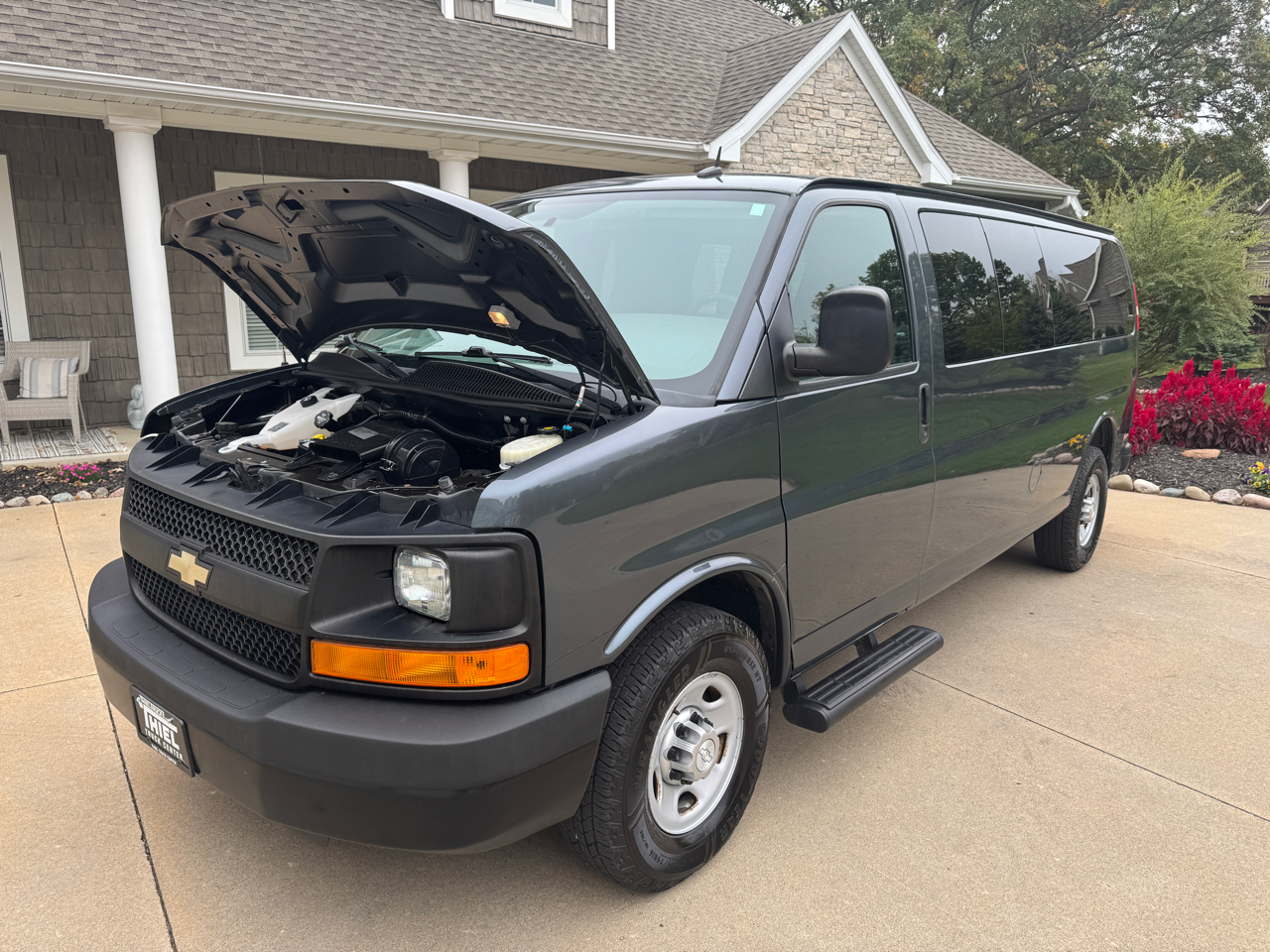 Chevrolet Express Passenger RWD 3500 155" LS w/1LS 2015 Chevrolet Express Passenger RWD 3500 155" LS w/1LS 2015
