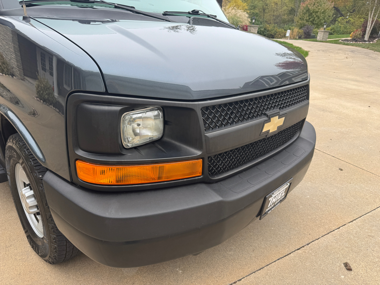 Chevrolet Express Passenger RWD 3500 155" LS w/1LS 2015 Chevrolet Express Passenger RWD 3500 155" LS w/1LS 2015