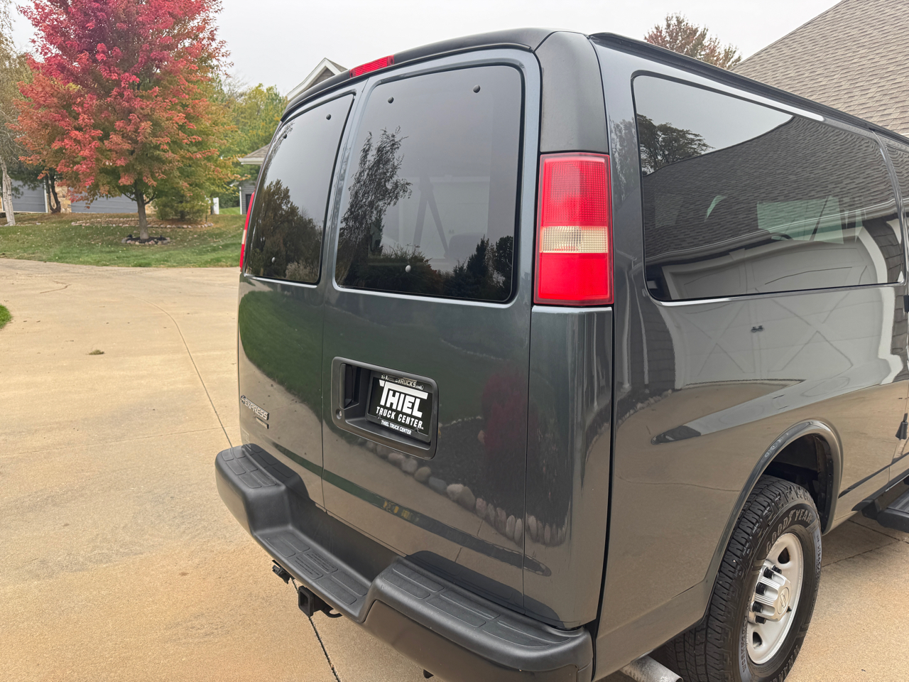 Chevrolet Express Passenger RWD 3500 155" LS w/1LS 2015 Chevrolet Express Passenger RWD 3500 155" LS w/1LS 2015