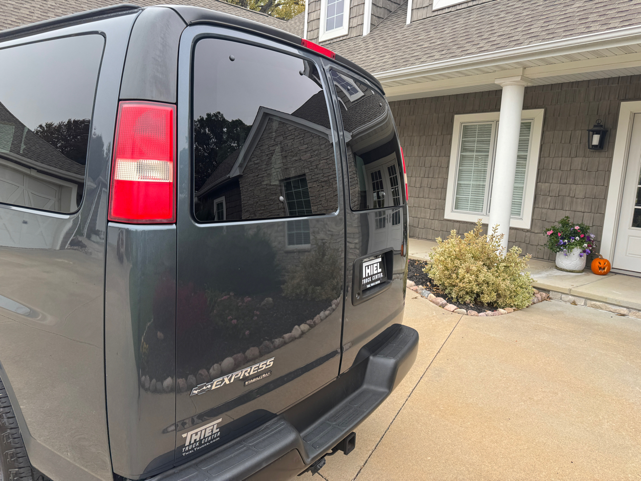 Chevrolet Express Passenger RWD 3500 155" LS w/1LS 2015 Chevrolet Express Passenger RWD 3500 155" LS w/1LS 2015