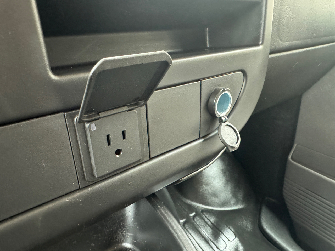 Chevrolet Express Passenger RWD 3500 155" LS w/1LS 2015 Chevrolet Express Passenger RWD 3500 155" LS w/1LS 2015