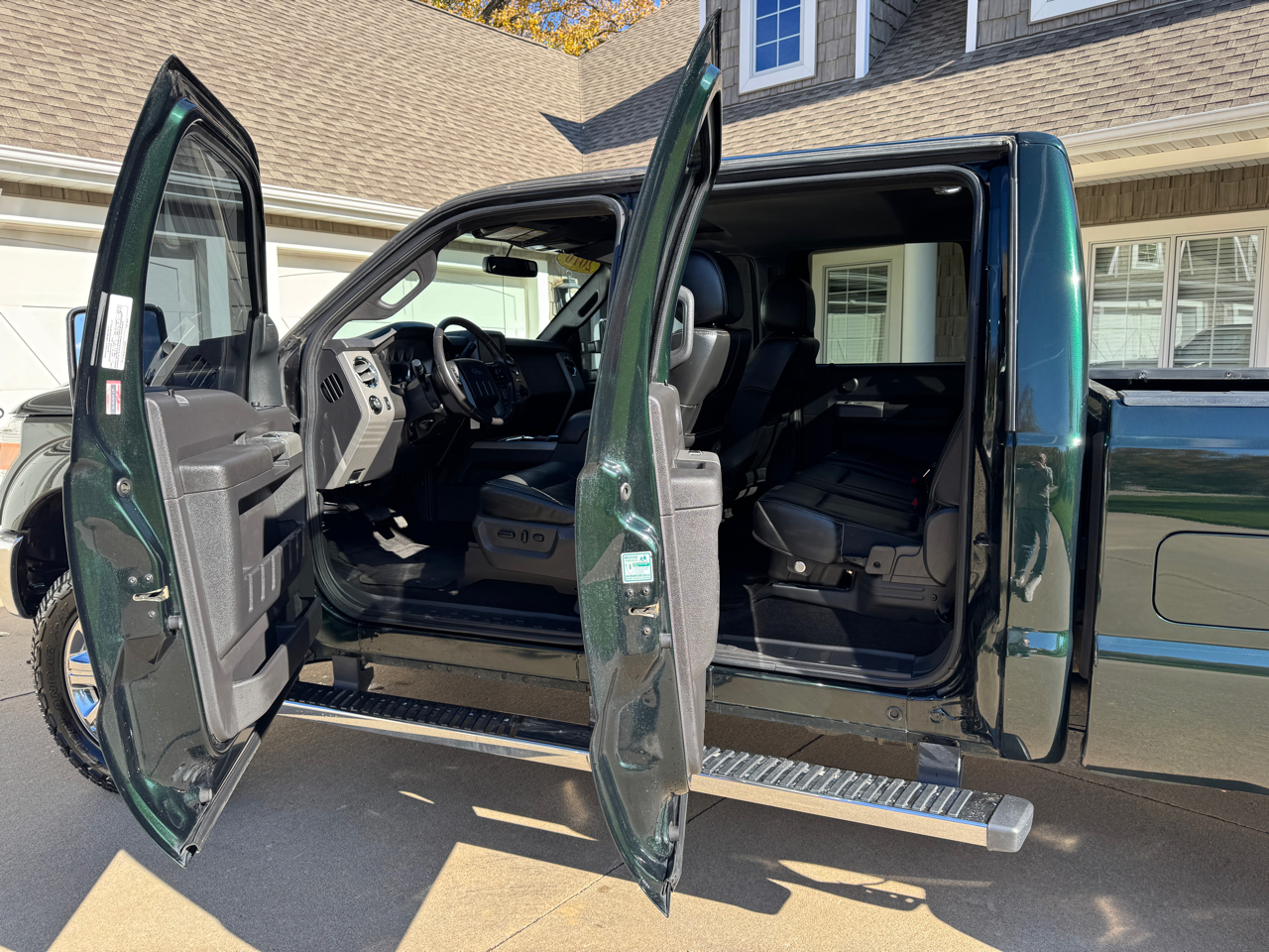 Ford Super Duty F-350 SRW 4WD Crew Cab 156" Lariat 2016 Ford Super Duty F-350 SRW 4WD Crew Cab 156" Lariat 2016