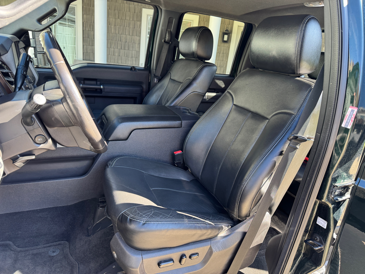 Ford Super Duty F-350 SRW 4WD Crew Cab 156" Lariat 2016 Ford Super Duty F-350 SRW 4WD Crew Cab 156" Lariat 2016