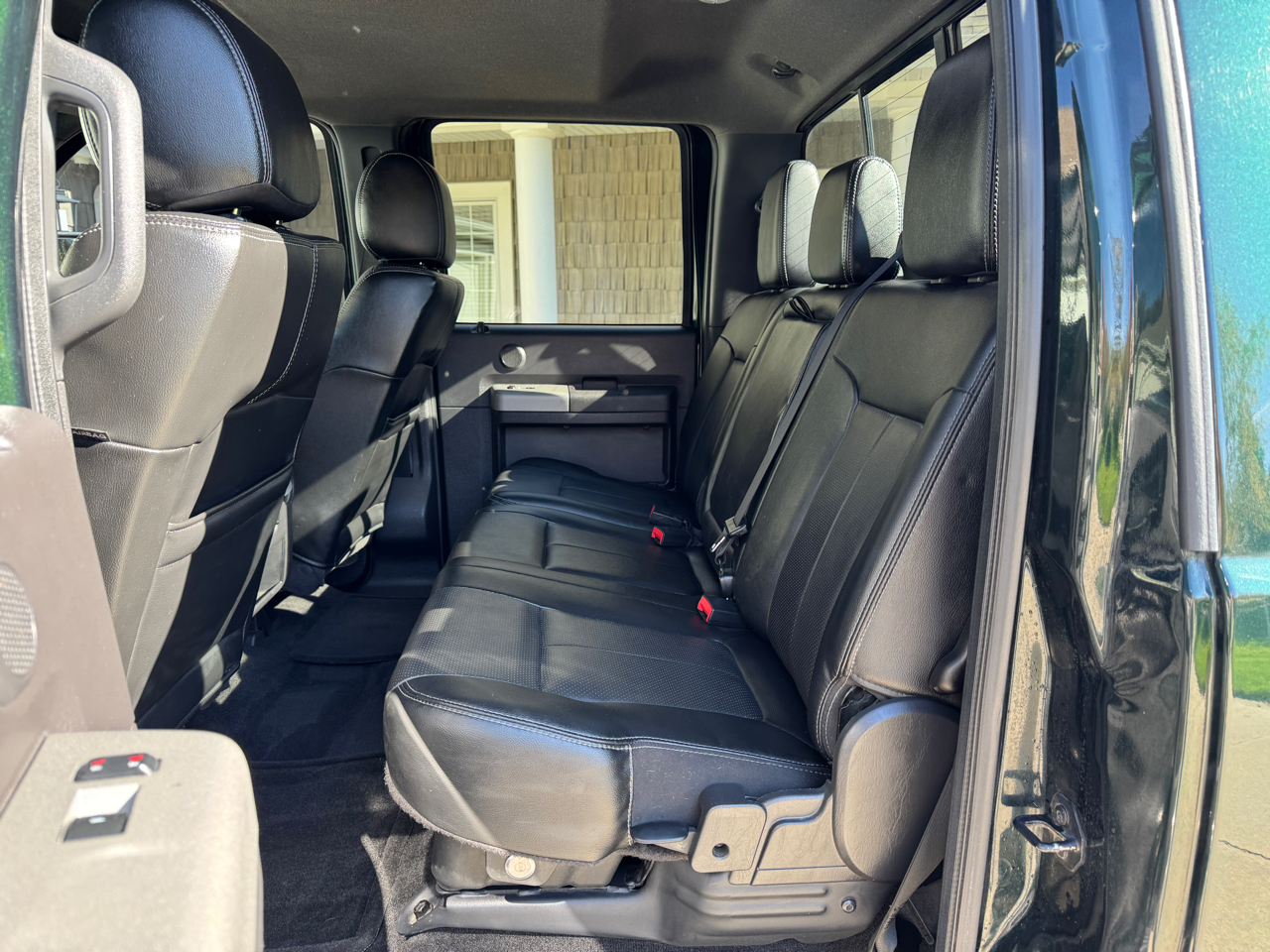 Ford Super Duty F-350 SRW 4WD Crew Cab 156" Lariat 2016 Ford Super Duty F-350 SRW 4WD Crew Cab 156" Lariat 2016