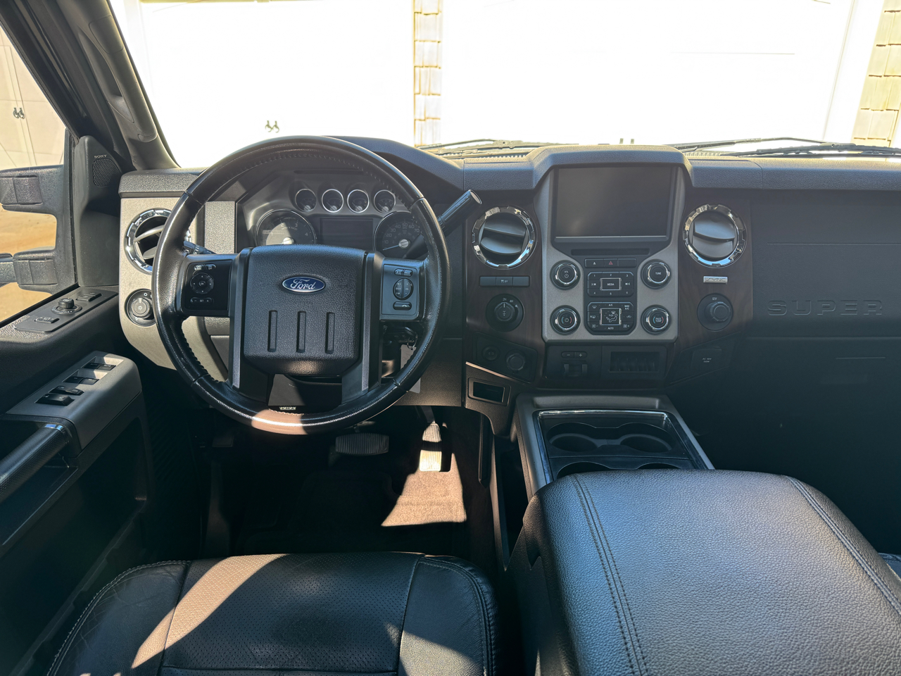 Ford Super Duty F-350 SRW 4WD Crew Cab 156" Lariat 2016 Ford Super Duty F-350 SRW 4WD Crew Cab 156" Lariat 2016