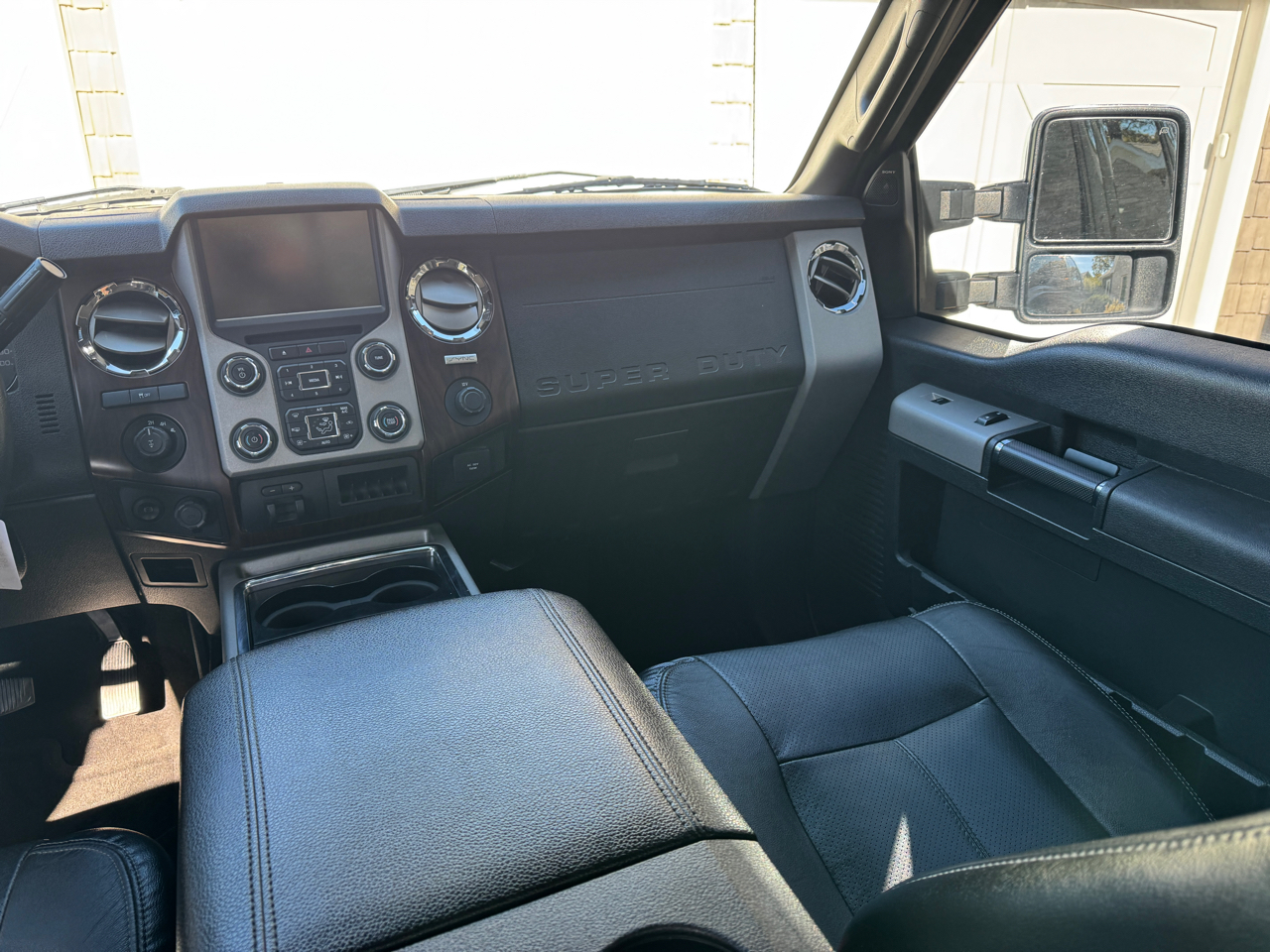 Ford Super Duty F-350 SRW 4WD Crew Cab 156" Lariat 2016 Ford Super Duty F-350 SRW 4WD Crew Cab 156" Lariat 2016