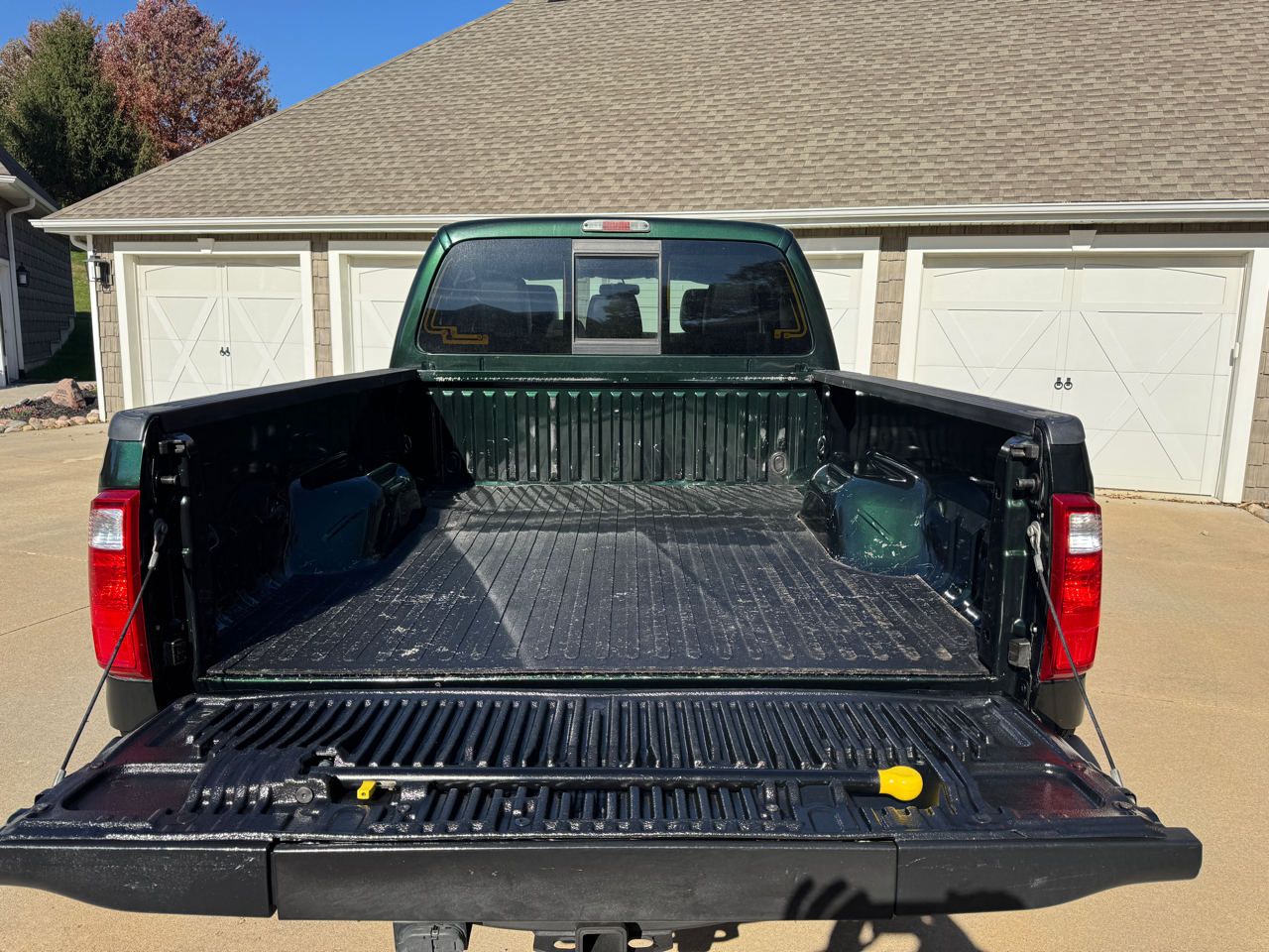 Ford Super Duty F-350 SRW 4WD Crew Cab 156" Lariat 2016 Ford Super Duty F-350 SRW 4WD Crew Cab 156" Lariat 2016