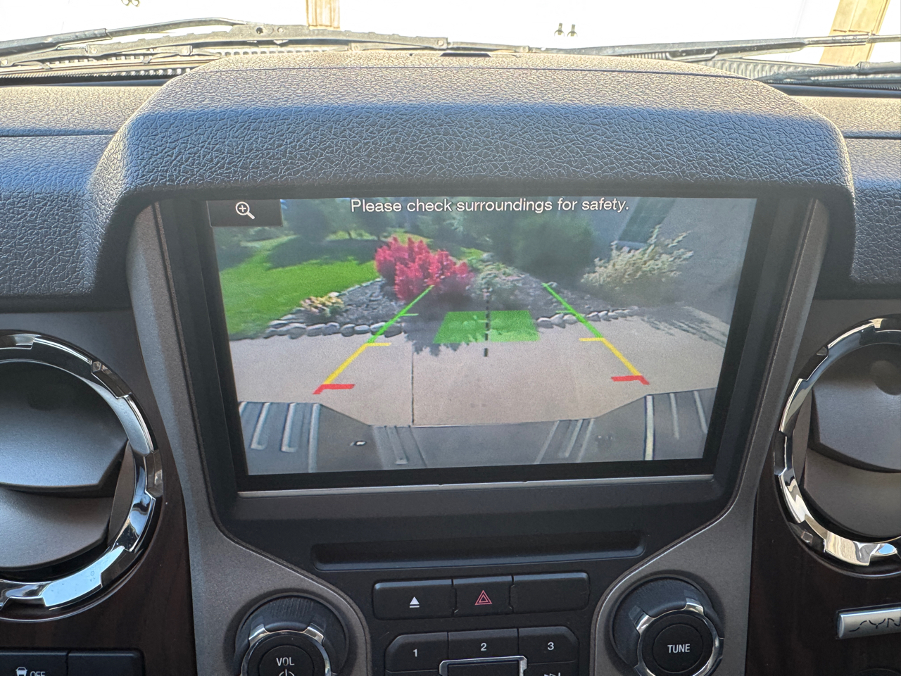 Ford Super Duty F-350 SRW 4WD Crew Cab 156" Lariat 2016 Ford Super Duty F-350 SRW 4WD Crew Cab 156" Lariat 2016