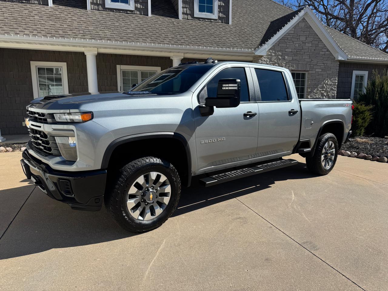 Chevrolet Silverado 2500HD 4WD Crew Cab 159" Custom 2024