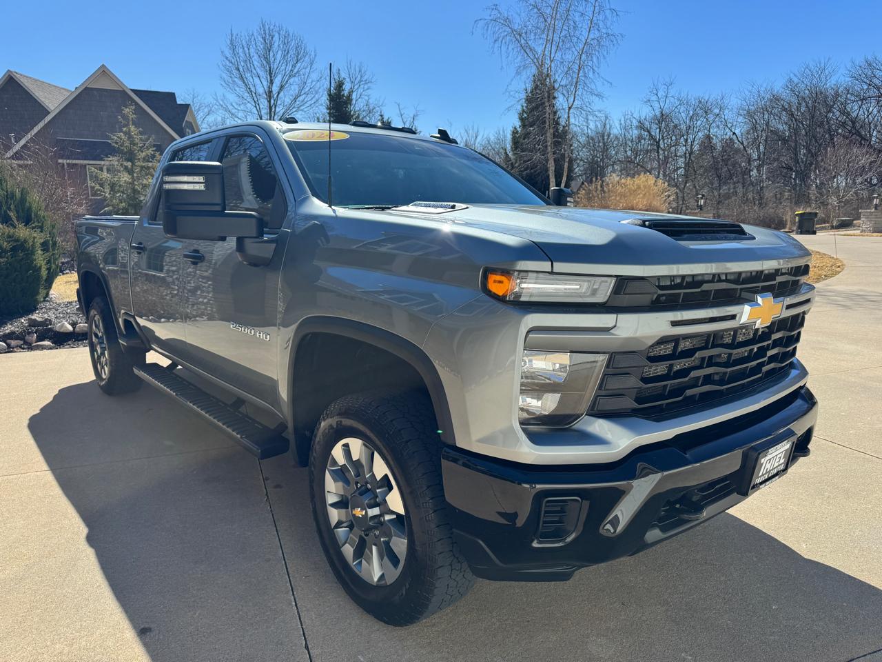Chevrolet Silverado 2500HD 4WD Crew Cab 159" Custom 2024