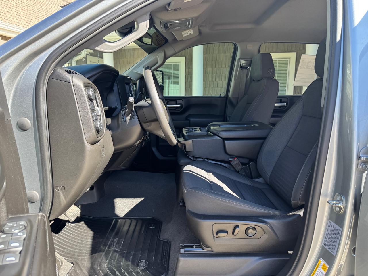 Chevrolet Silverado 2500HD 4WD Crew Cab 159" Custom 2024