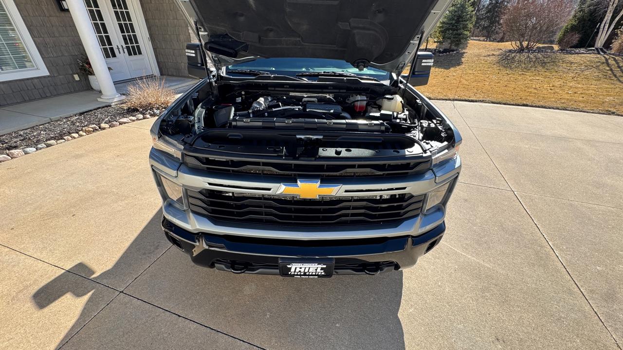 Chevrolet Silverado 2500HD 4WD Crew Cab 159" Custom 2024